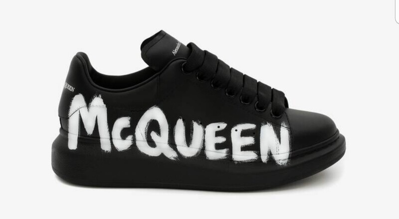 Alexander  Mcqueen Oversized Graffiti black /white 