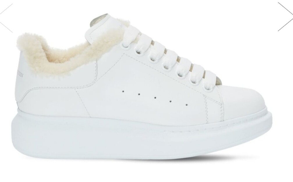 Alexander  Mcqueen Oversize total white fur