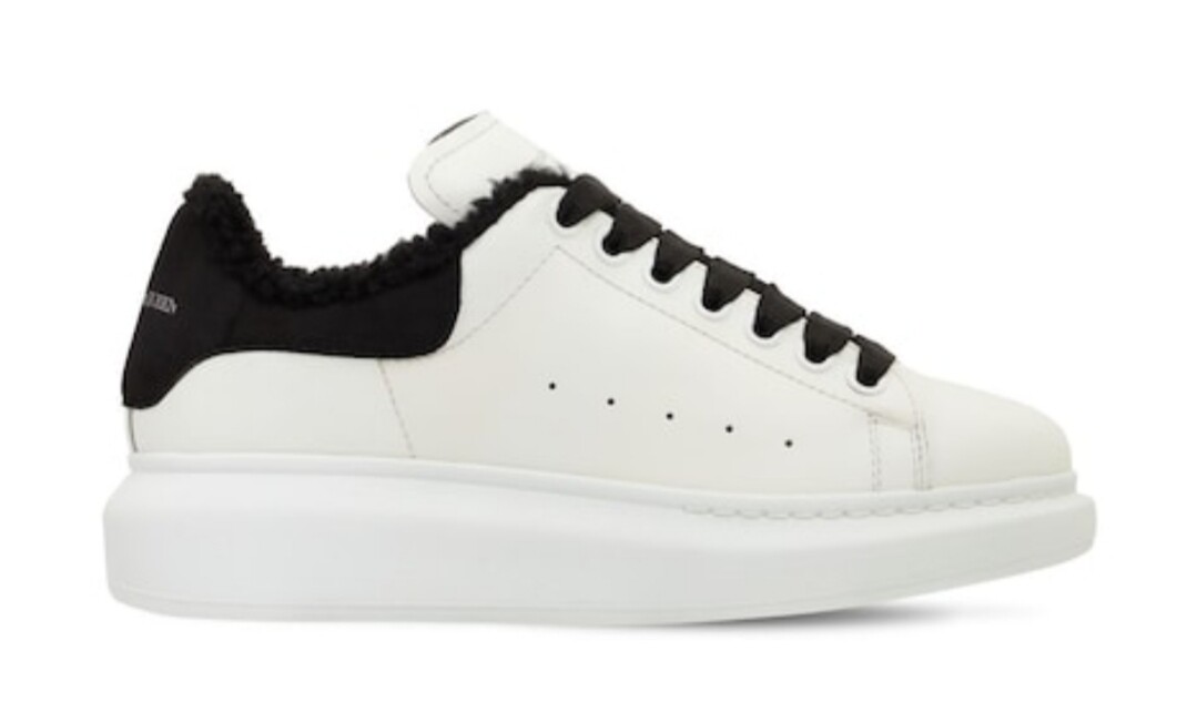 Alexander  Mcqueen Oversize white /black fur