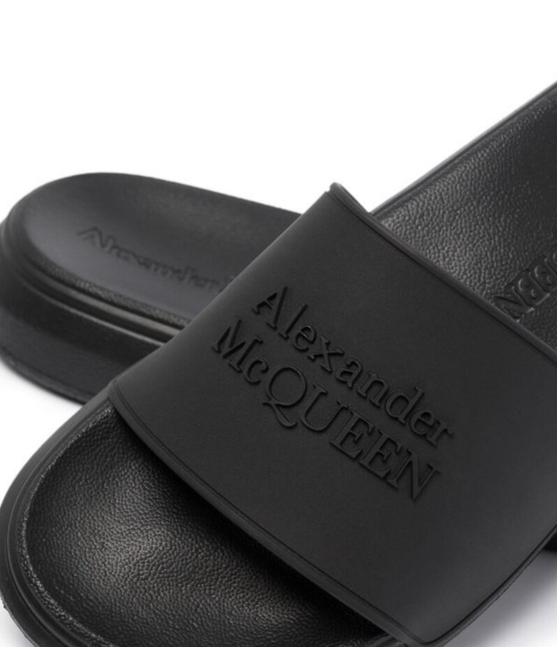 Alexander Mcqueen logo pool slide total black 