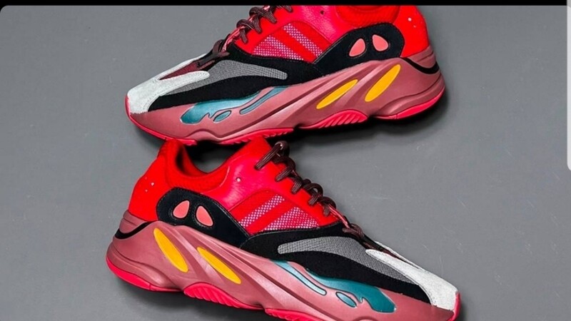 Yeezy boost 700 V1 HI Res-Red