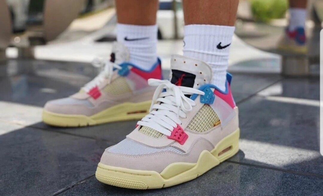 Air Jordan 4 Retro Union Guava Ice
