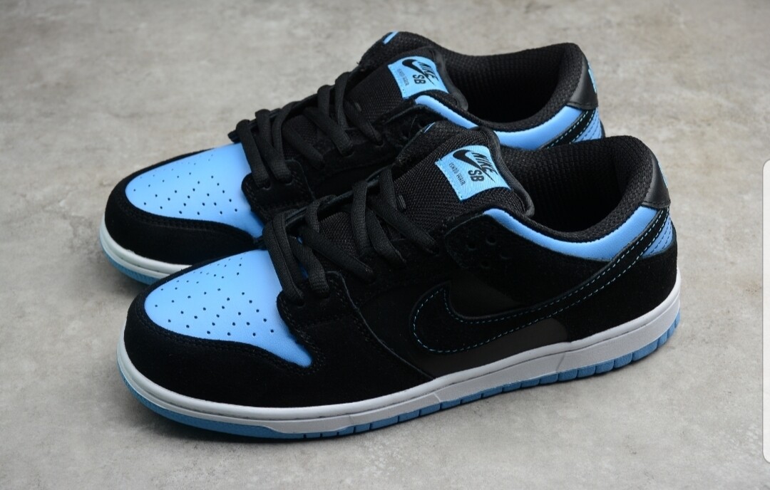   Dunk low SB Black University Blue 