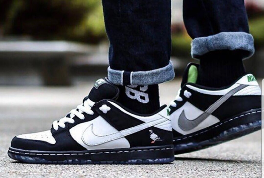 DUNK LOW SB Staple Panda Pigeon