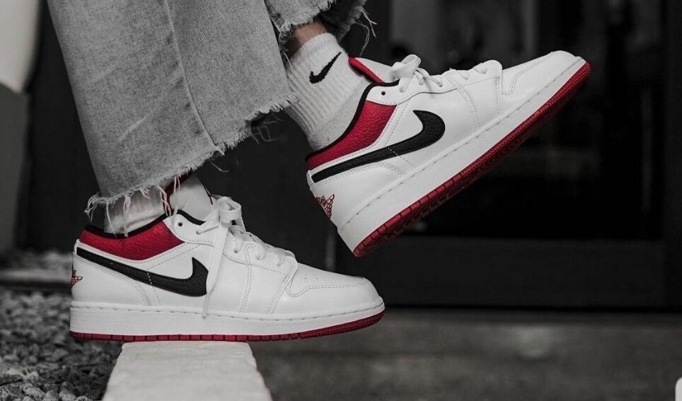  Jordan 1 Low White University Red black 