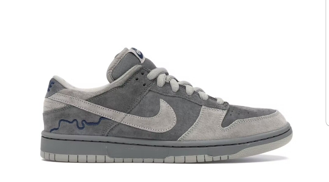 Nike  SB DUNK LOW  LONDON 
