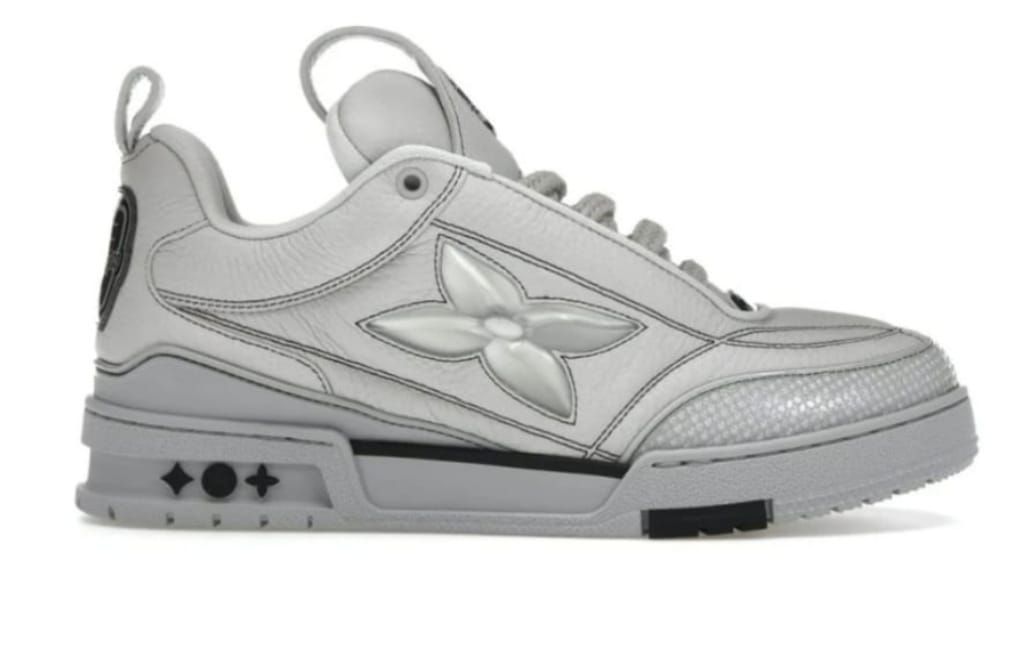 Louis Vuitton  TRAINER triple white dupe