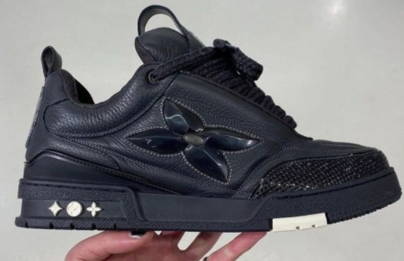 Louis Vuitton  TRAINER triple black dupe
