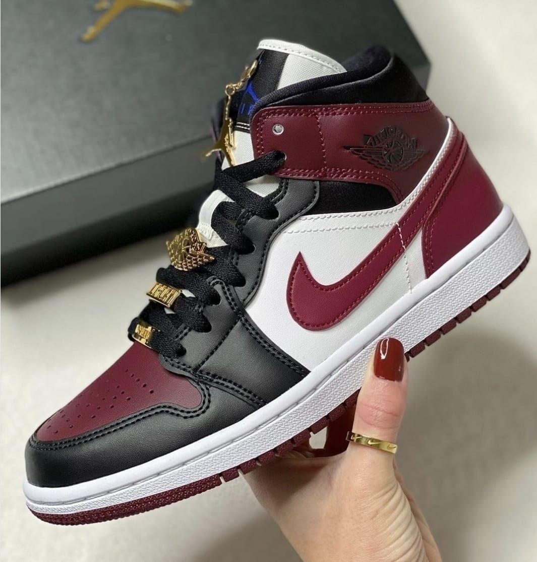 Jordan 1 Mid SE Black Dark Beetroot (W)