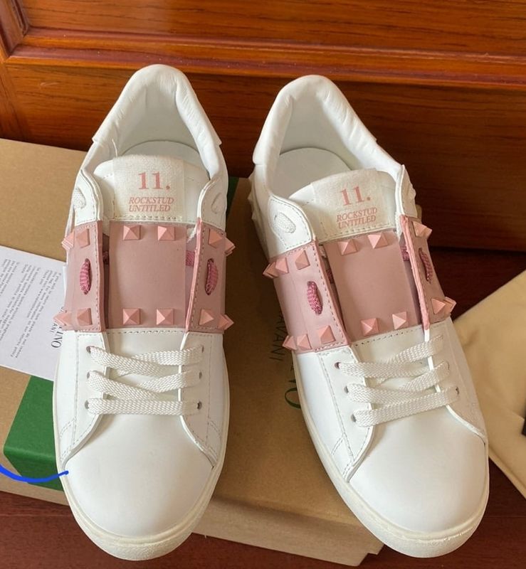 Valentino garavani unisex dupe
