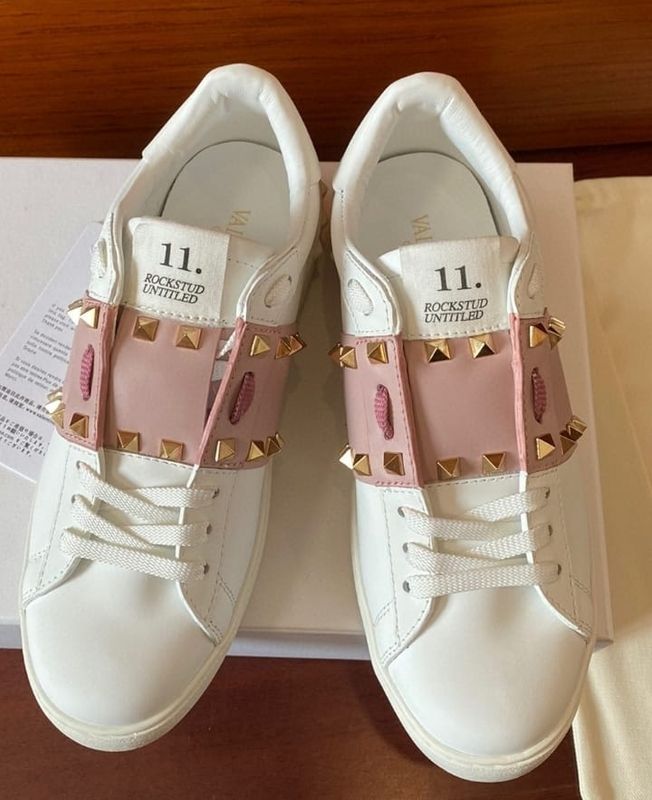 Valentino garavani unisex dupe