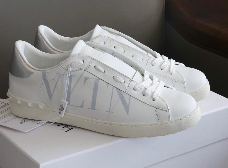 Valentino garavani unisex dupe