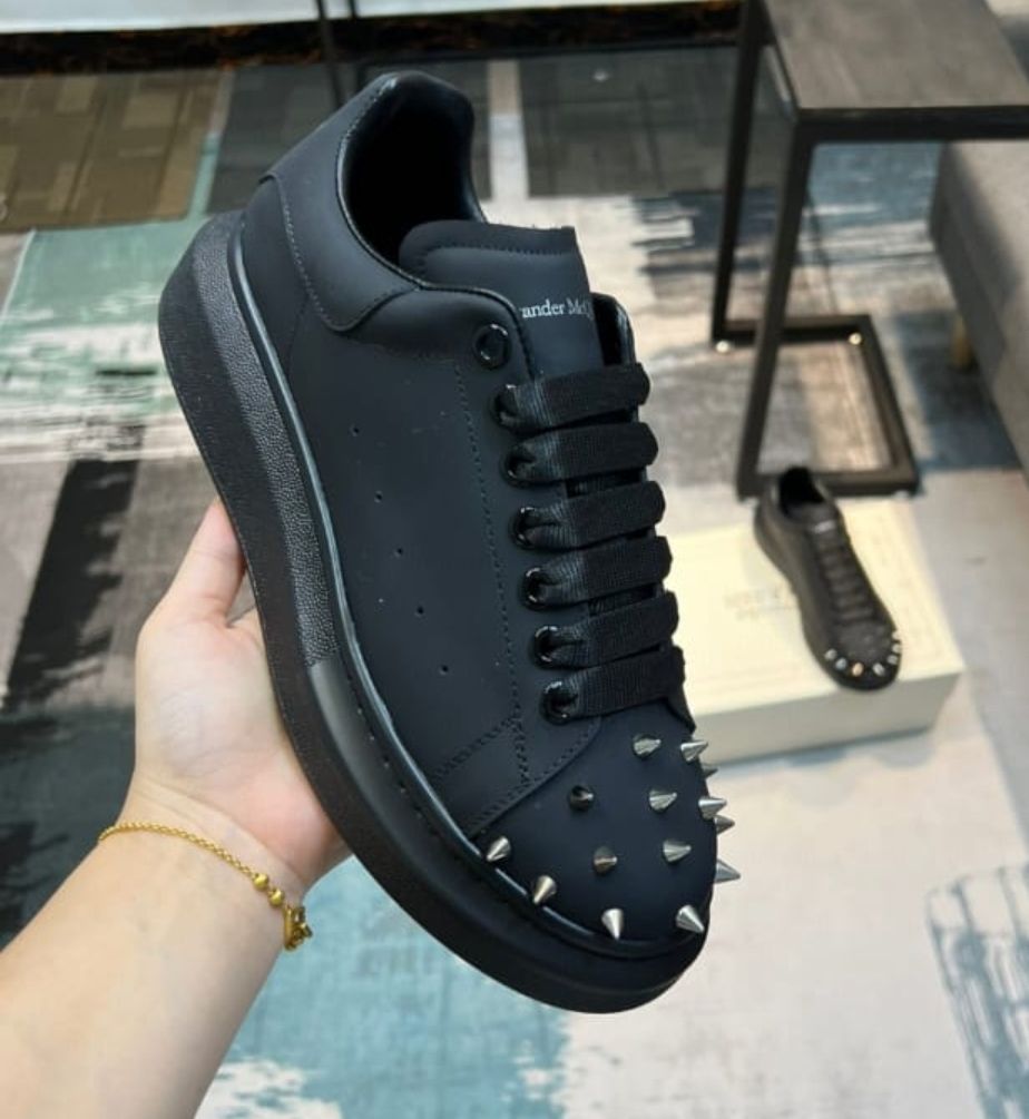 Alexander  Mcqueen Oversize borchie 