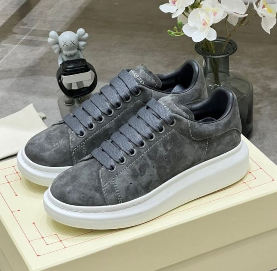 Alexander  Mcqueen Oversize dove grey suede grey