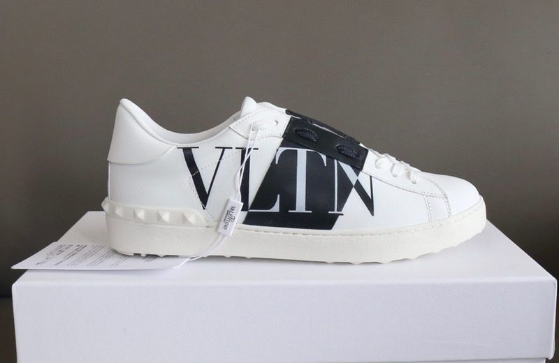 Valentino garavani unisex dupe