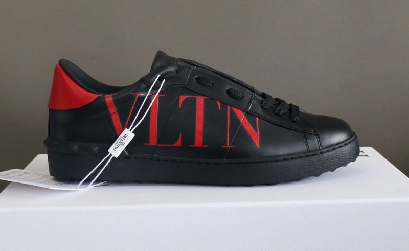 Valentino garavani unisex dupe