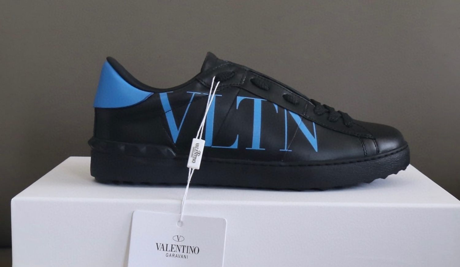 Valentino garavani unisex dupe
