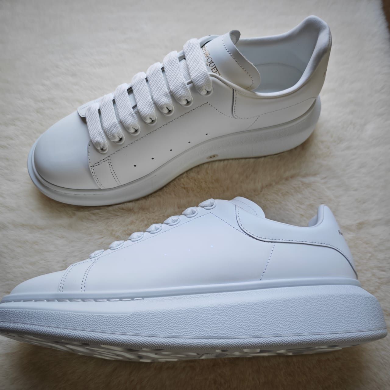 Alexander Mcqueen  total white