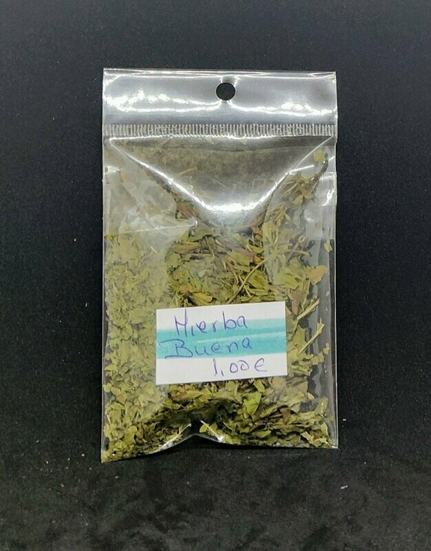 Hojas secas de hierba buena