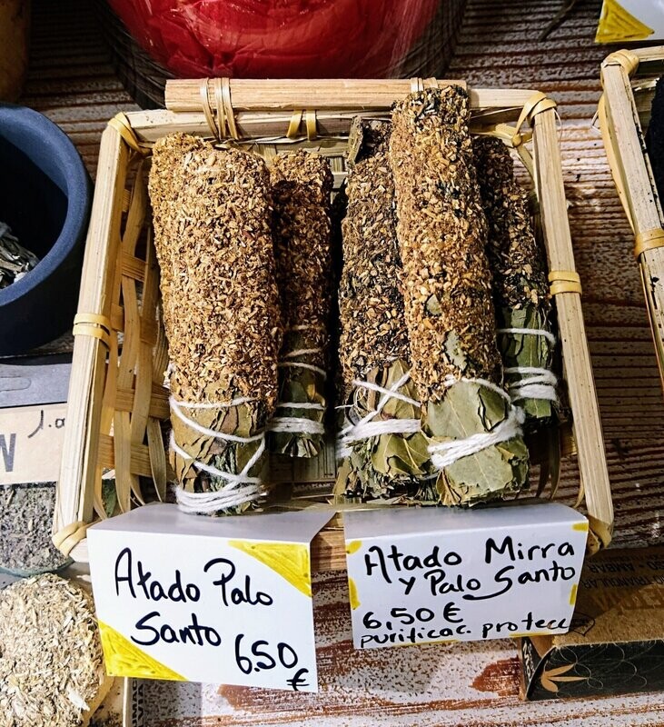 Atado o sahumerio de mirra y palo santo