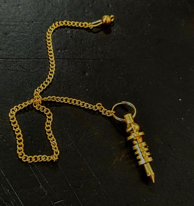 Péndulo Isis dorado