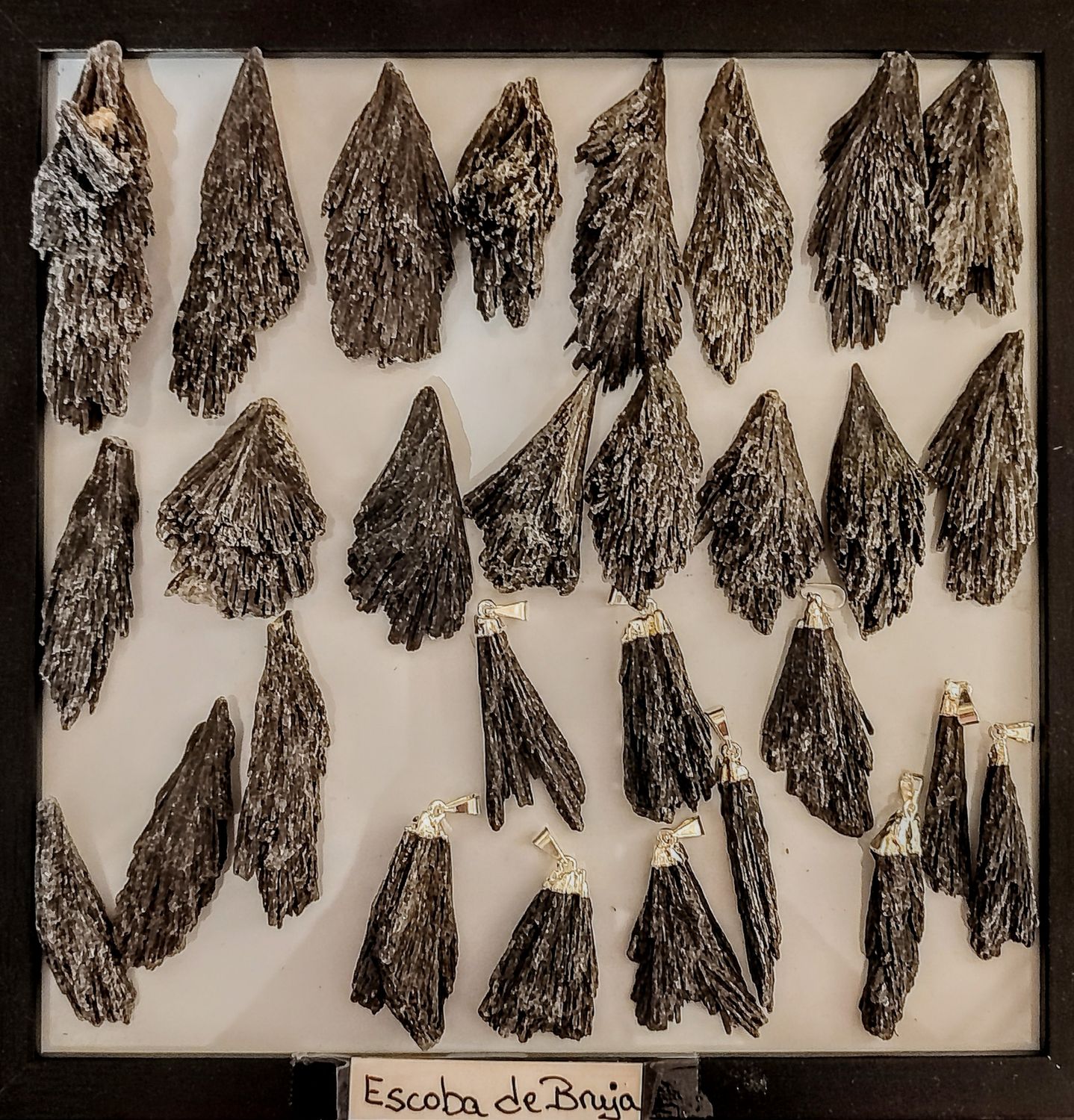 Escoba de bruja (mineral) en piedra