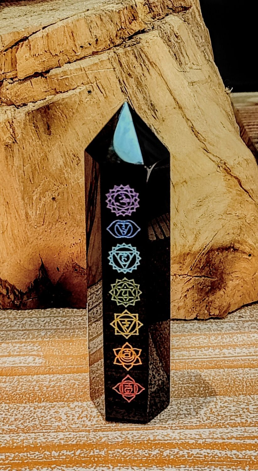Obelisco de obsidiana con chakras 12cm aprox.