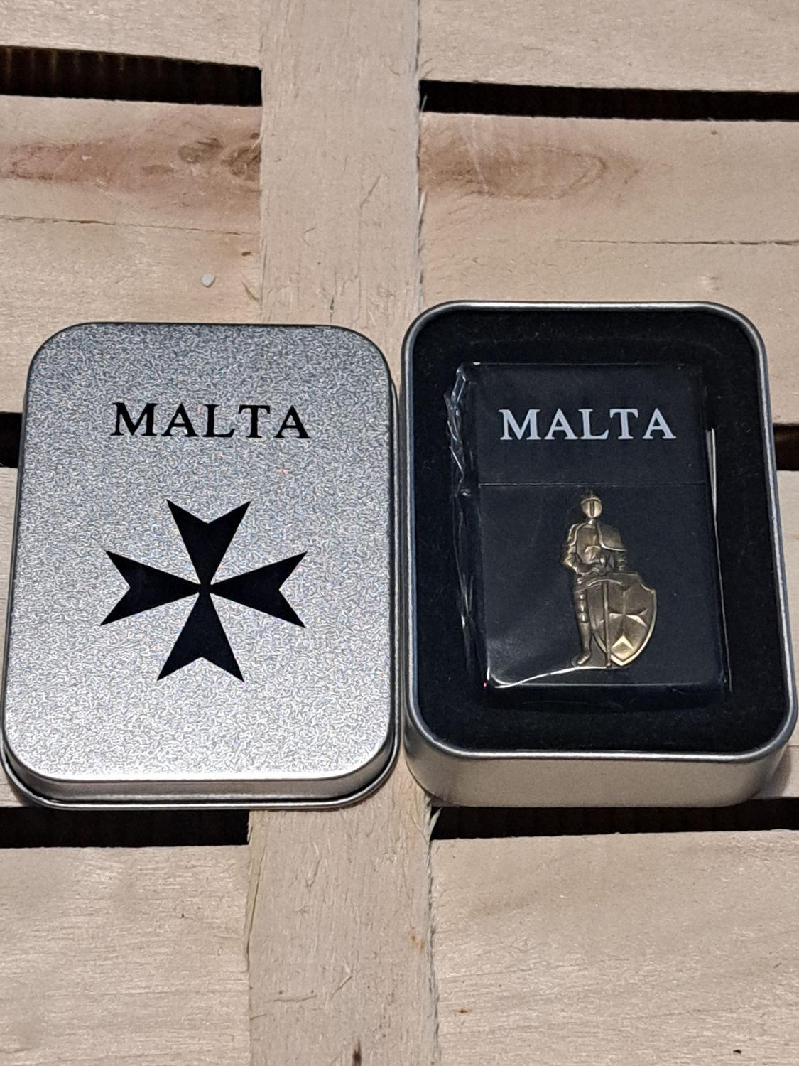 Briquet à essence Malta Chevalier.