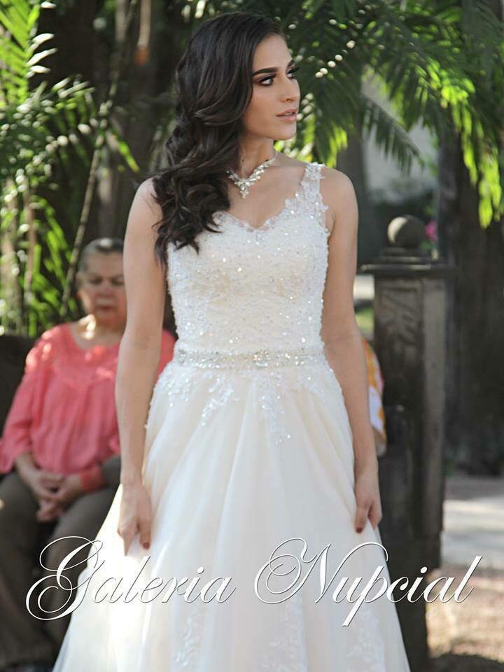 ALMENDRA VESTIDO DE NOVIA