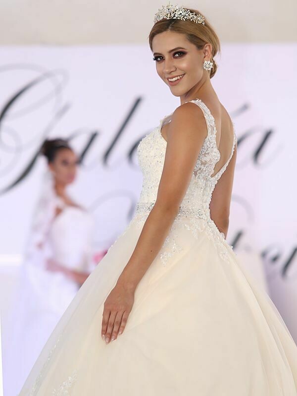 ALMENDRA VESTIDO DE NOVIA