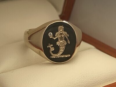 Traditional Classic Oxford Signet ring with diamond/seal crest