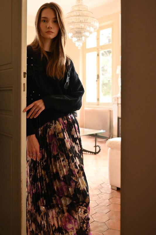 Molly Bracken Ladies Woven Skirt in Black Clotilde