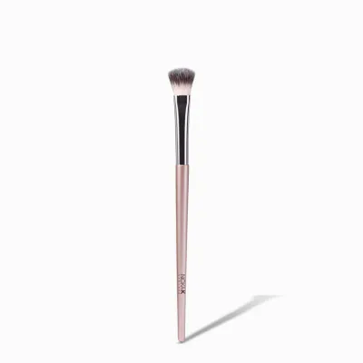 Nicka K Powder Eyeshadow Brush