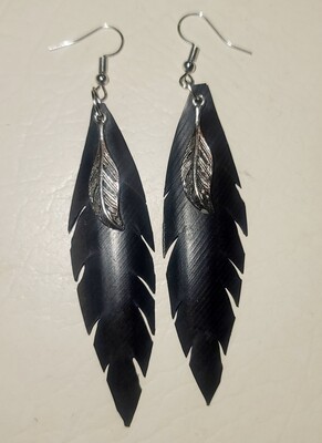 Med silver feather
