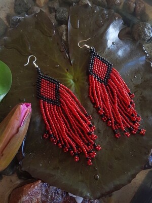 Earrings. LEMIMET HIKONG (Beaded Waterfall)