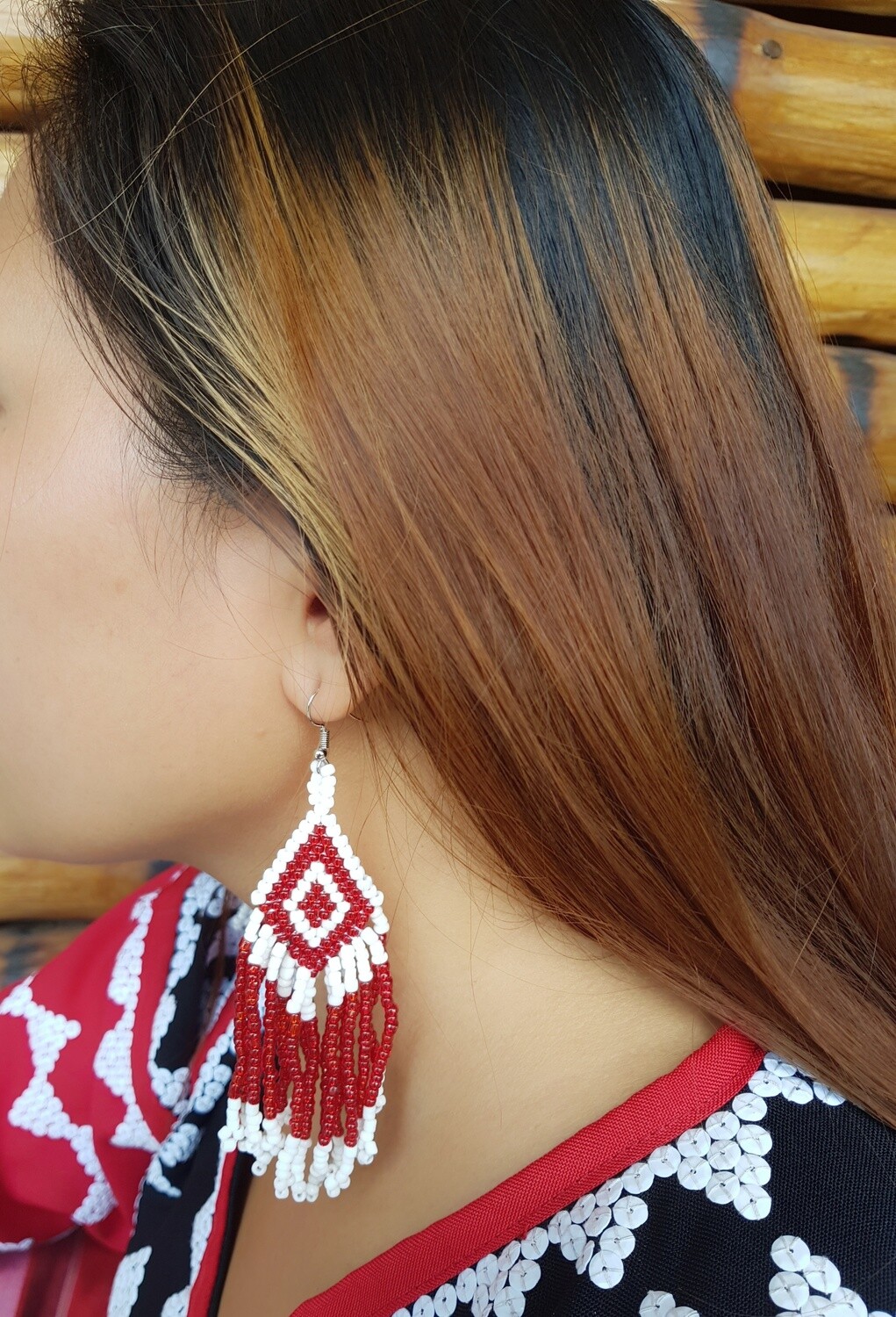 Earrings. LEMIMET HIKONG (Beaded Waterfall)