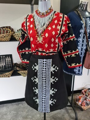 Skirt. LEMBANIG T&#39;BOLI HAND- BEADED SKIRT
