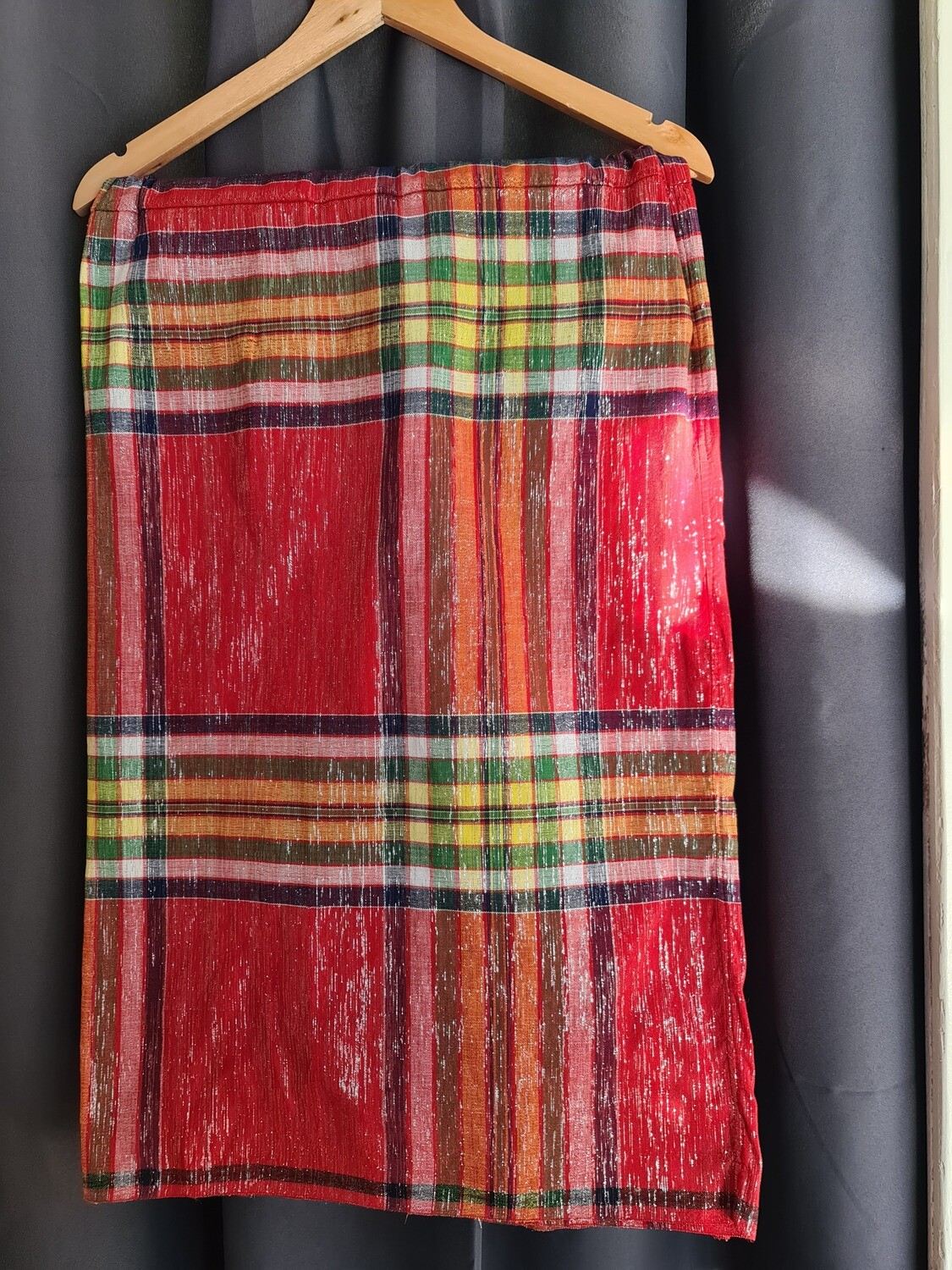 Malong. T&#39;BOLI HAND-WOVEN METALLIC MALONG
