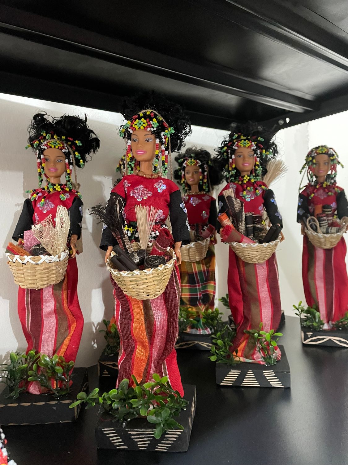 Souvenir. T'BOLI FEMALE DOLL