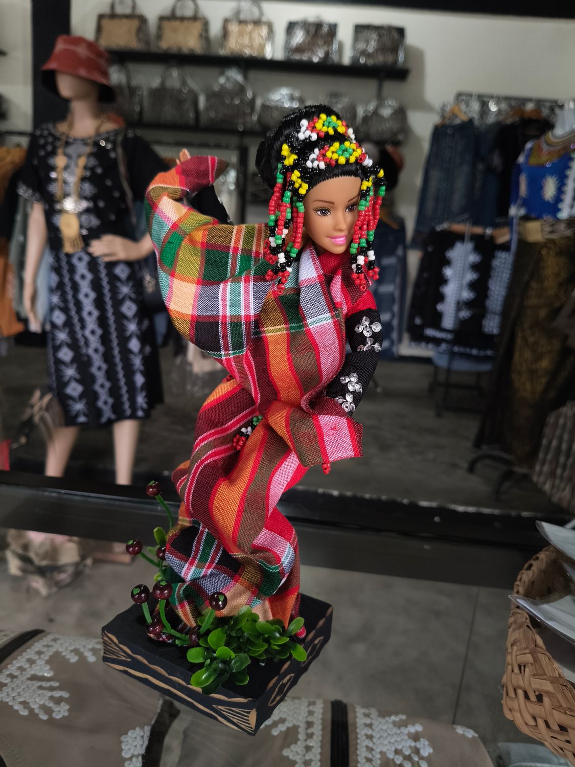 Souvenir. T&#39;BOLI FEMALE DOLL