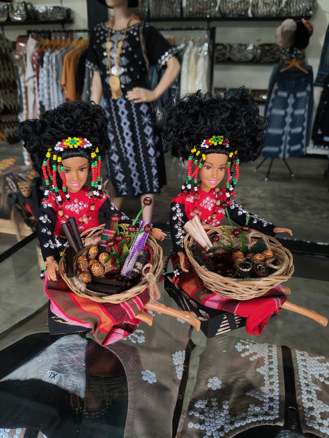 Souvenir. T'BOLI FEMALE DOLL