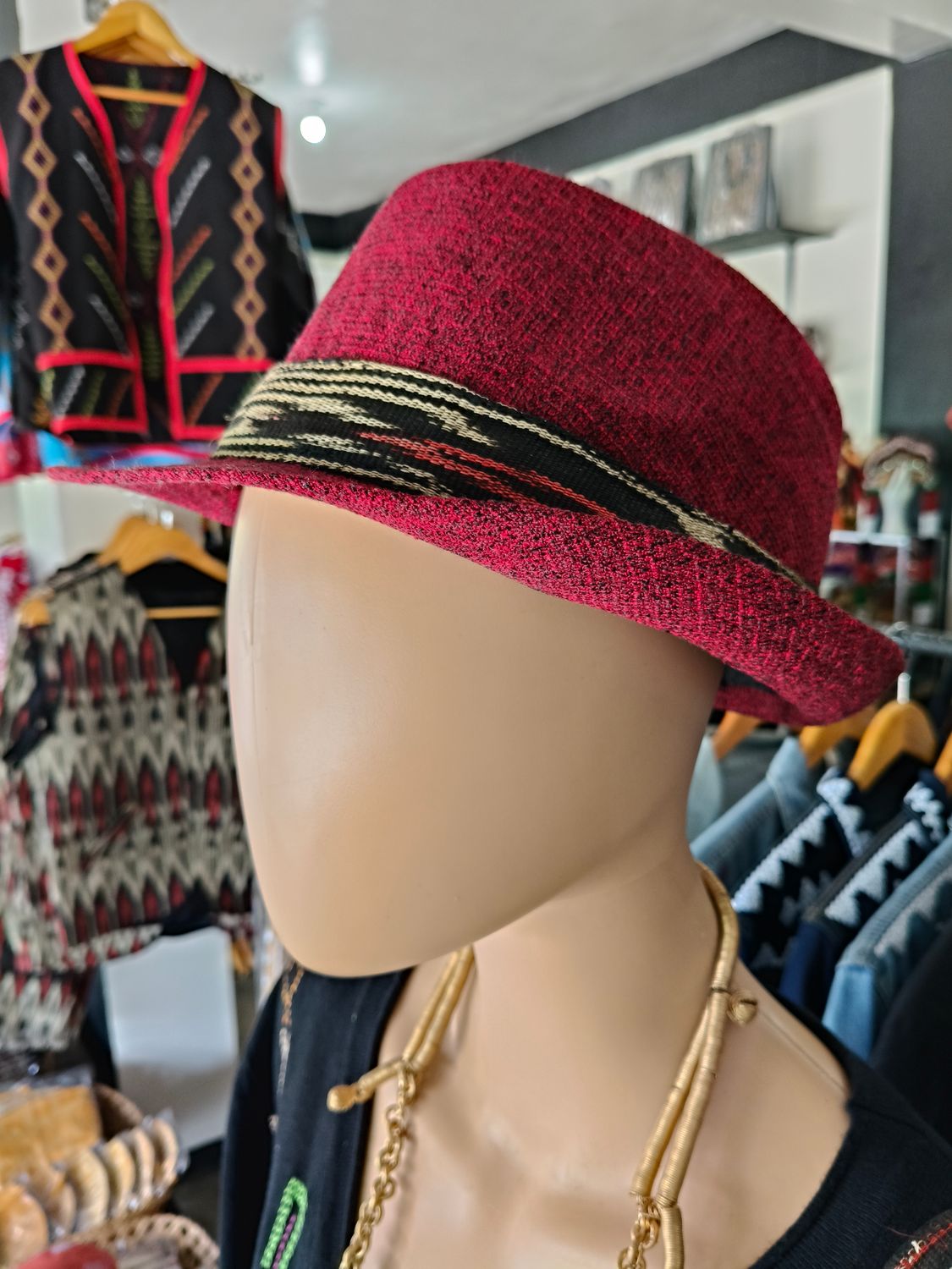 Souvenir. HAT ACCENTUATED WITH TNALAK
