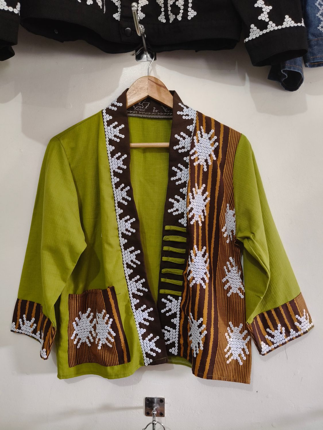 Blazer. CUSTOM T&#39;BOLI BEADED BLAZER