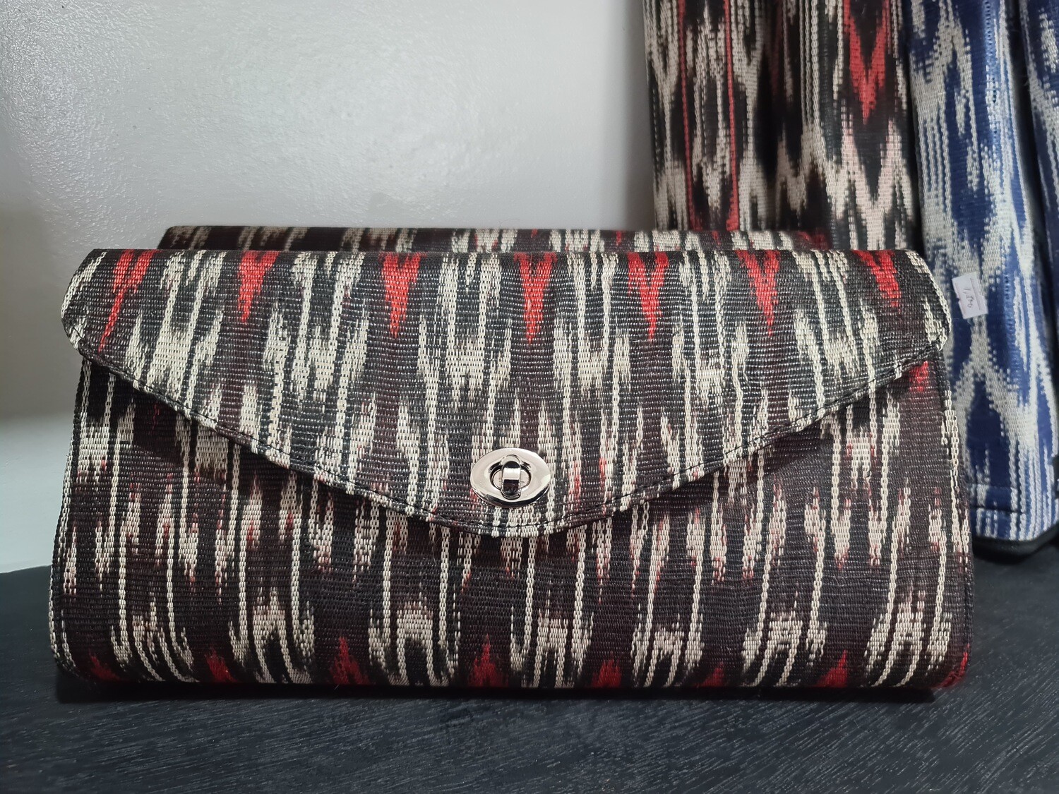 Bag_21. T'NALAK CLUTH BAG
