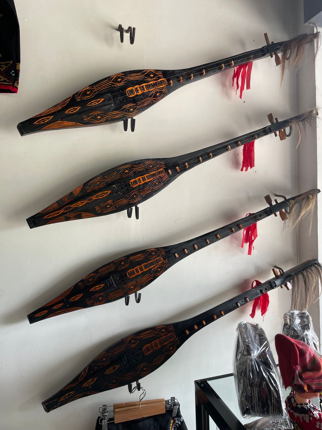 HEGELUNG. T'boli Guitar