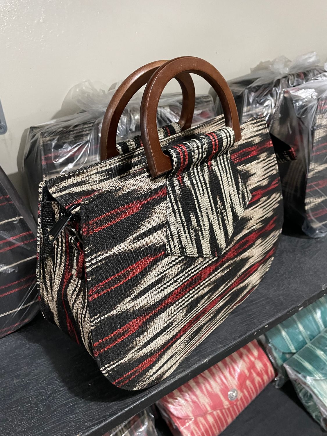 Bag_16. LEMLUNAY TNALAK HANDBAG W/ WOODEN HANDLE