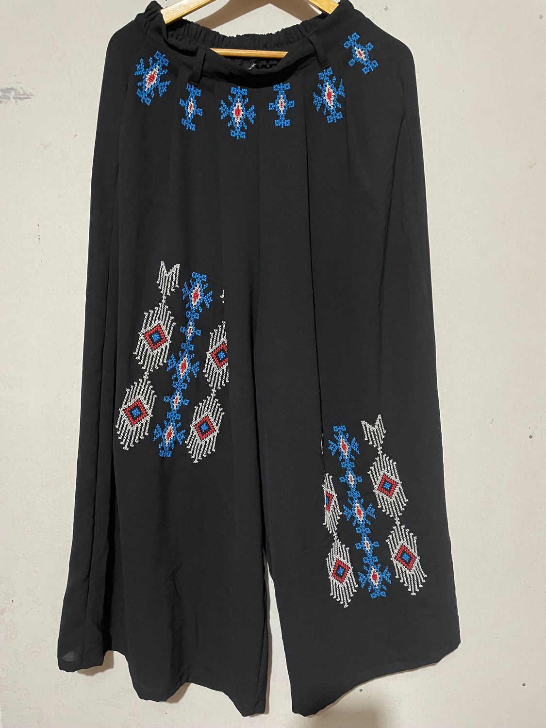 Pants_05. TBOLI EMBROIDERED SQUARE PANTS