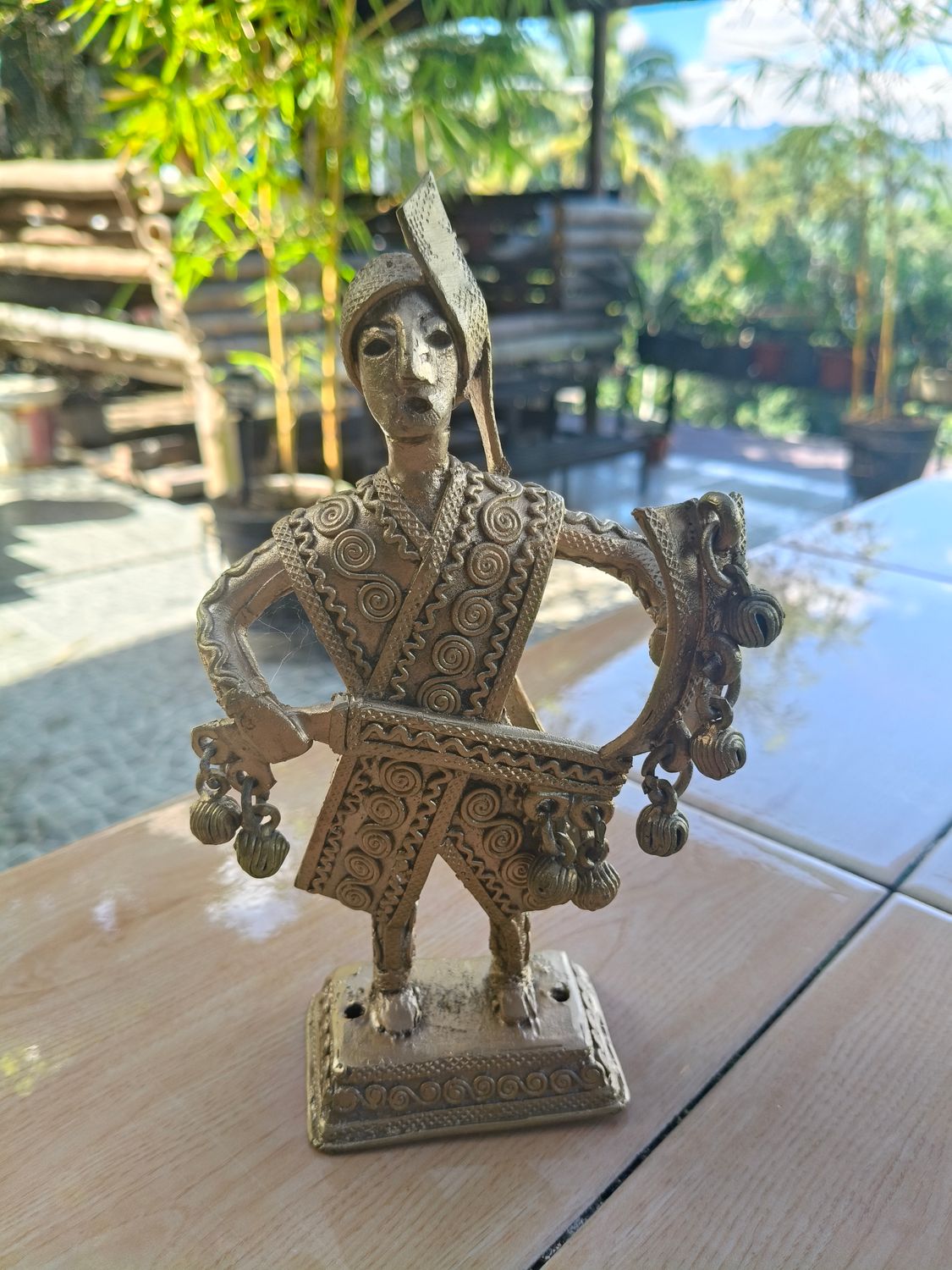 Souvenir. T'BOLI BRASS FIGURE