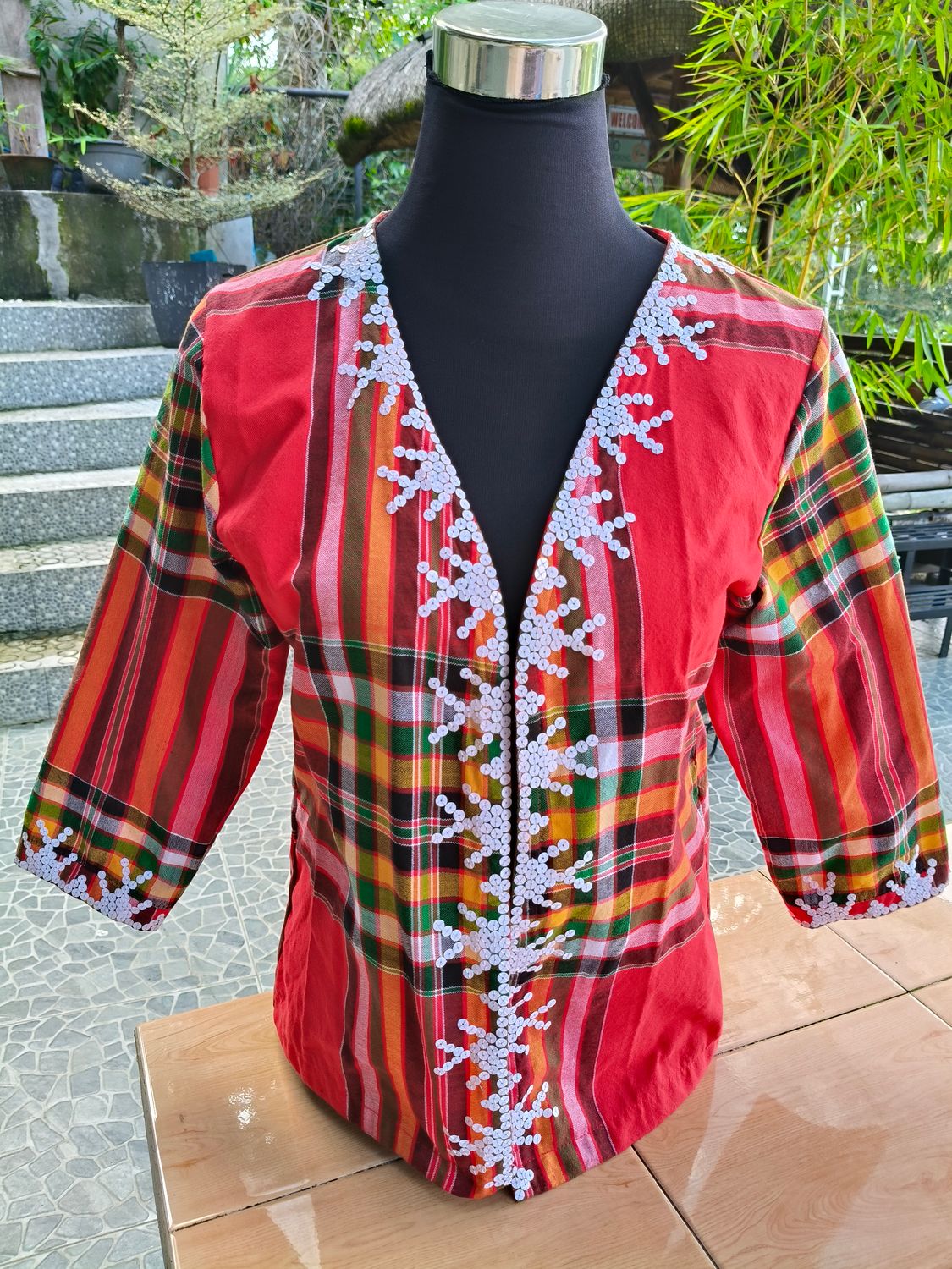 Blazer_02. T'BOLI BEADED GINTLO BLAZER