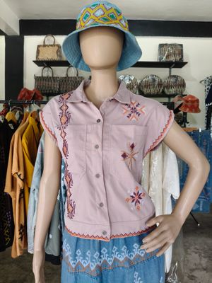 Blouse_56. T'BOLI HAND-EMBROIDERED BLOUSE